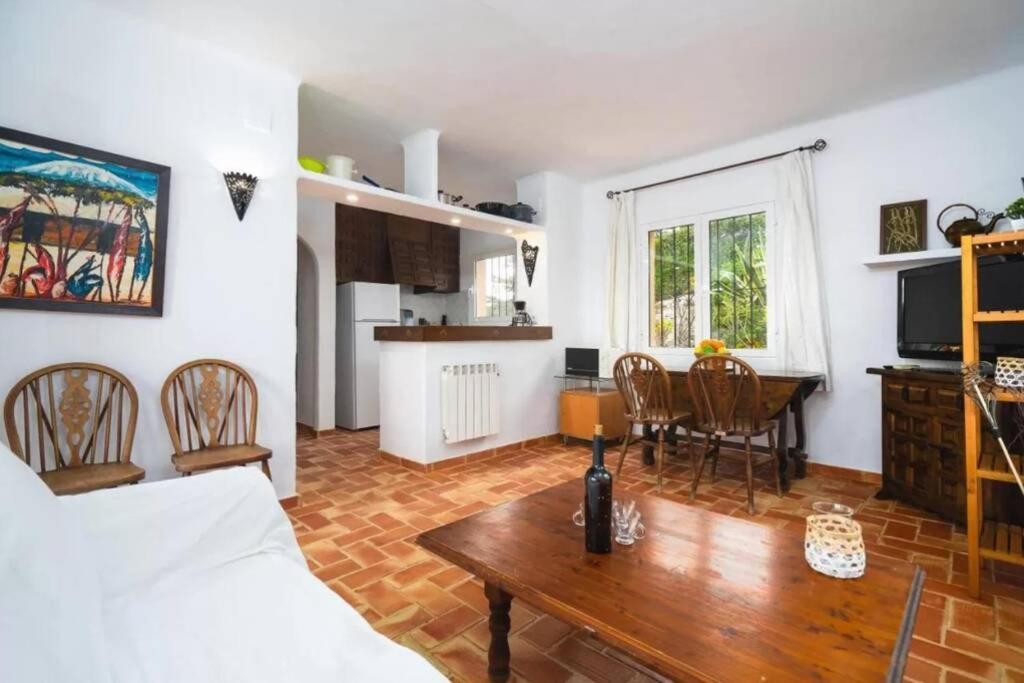 4 Persoons Bungalow Met Gemeenschappelijk Zwembad 特乌拉达 外观 照片